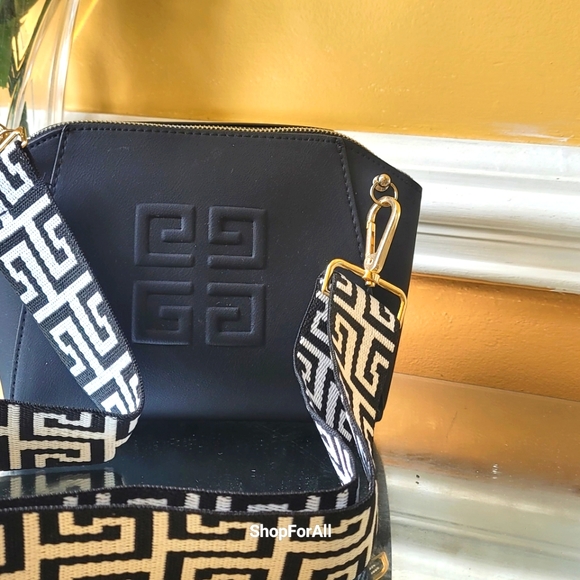 Givenchy pouch - Picture 4 of 14